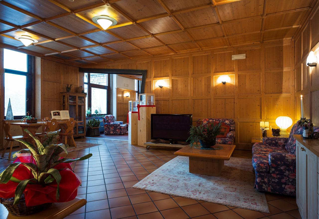 Antico Albergo Stella d'Italia Folgaria Esterno foto